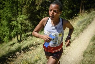 Après s'être imposée sous le soleil et les températures élevées de Sierre-Zinal le 9 août, Joyline Chepngeno s'est imposée sous le ciel gris de l'OCC ce jeudi.